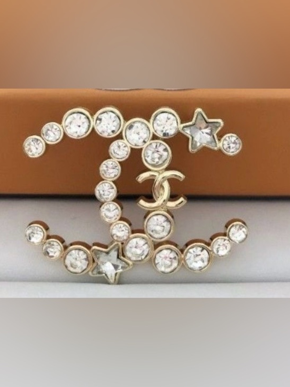 ChaneI Crystal Star Logo Gold-Tone Strass Brooch